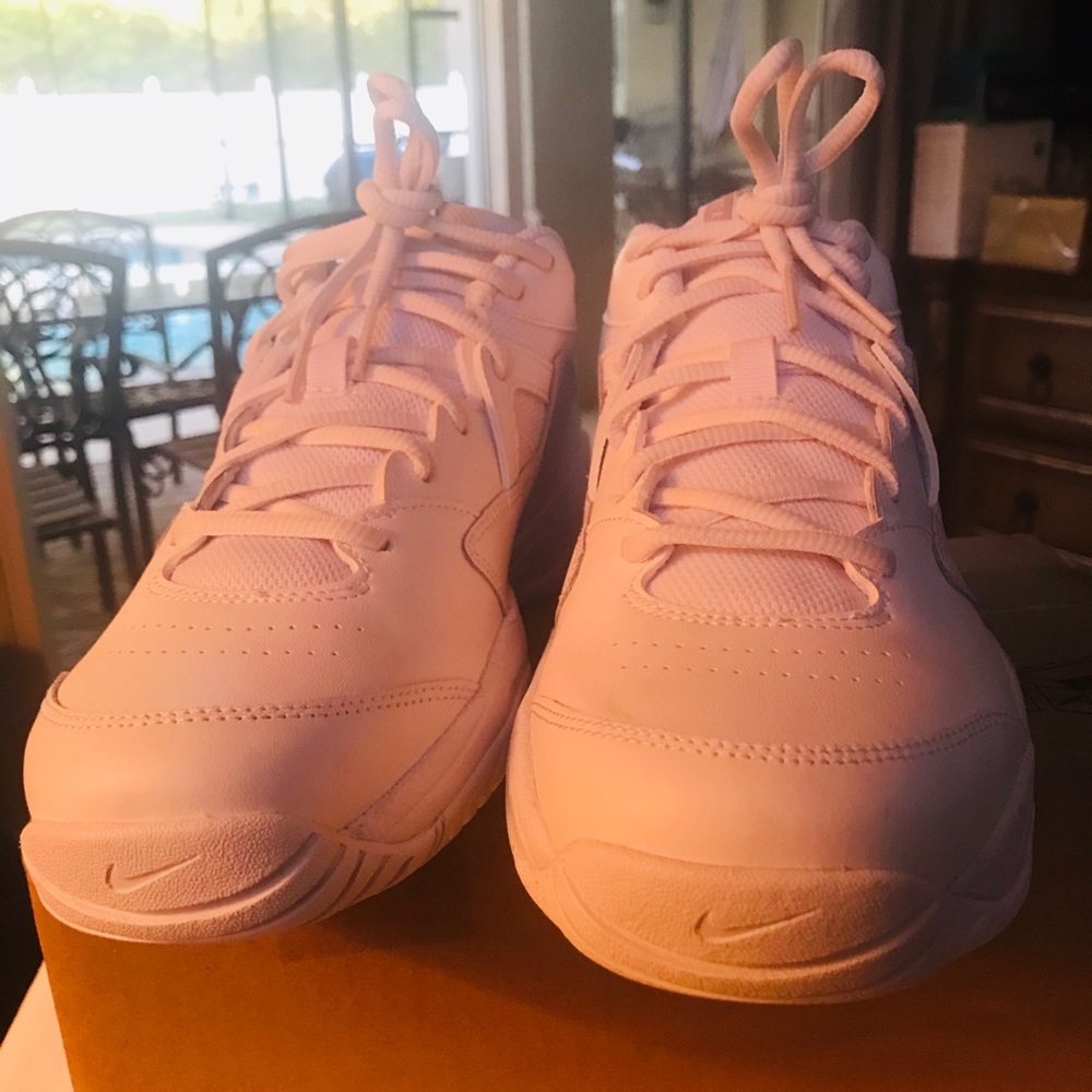 Nike 2 court all white